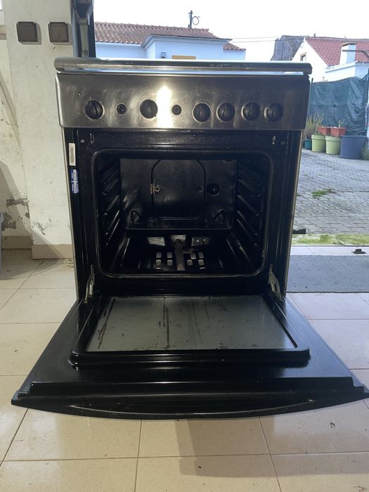Forno e fogão da Indesit