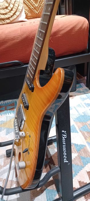 Guitarra Eletrica Ibanez SA260FM Amber + Guitarra Ibanez TCM50VBS