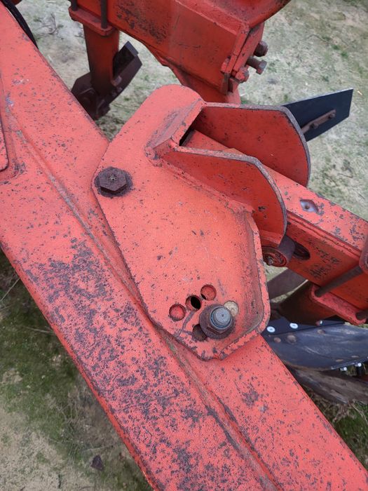 Pług Gregoire Besson 3 skibowy obrotowy hydraulika resory non stop