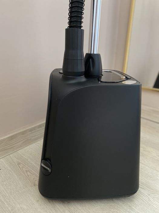 Parownica do ubrań SteamOne H18B – stan jak nowy