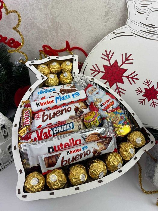 Набір цукерок на свято для коханої, мами, сестри, жінки на свято