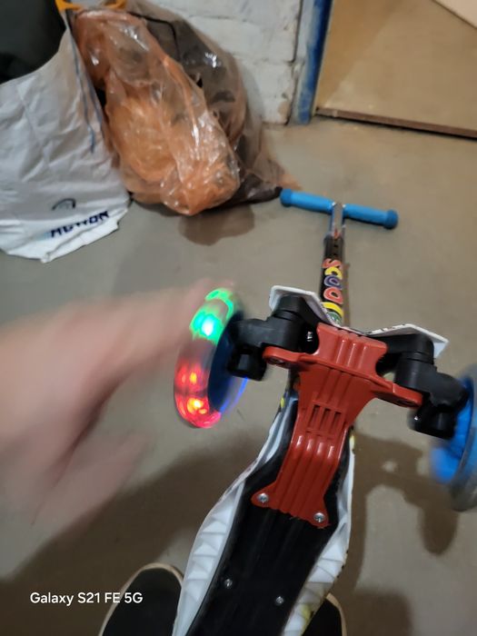 Hulajnoga świecąca