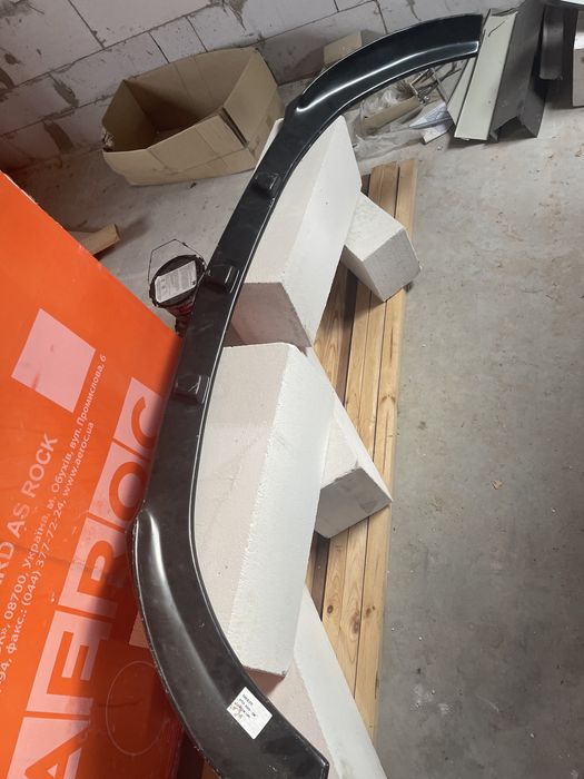 Накладка на передній бампер Mercedes Vito W477