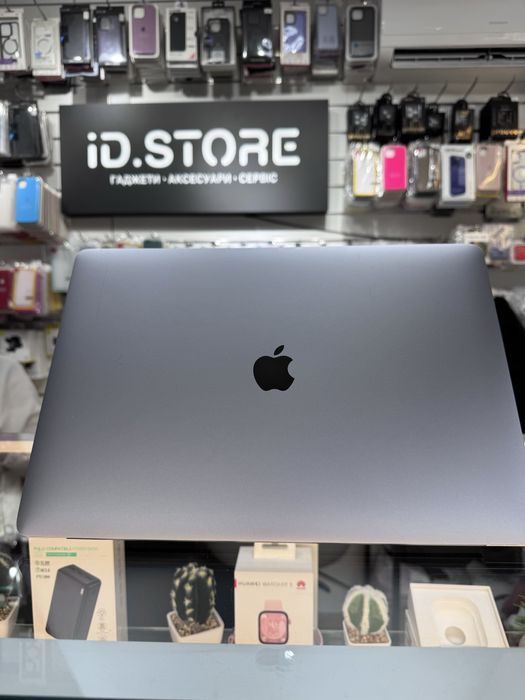 Б/У Ноутбук Apple MacBook Pro 15 2019 рік I7 6Gen 8/256Gb
