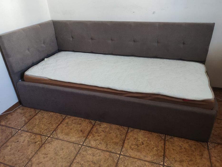 Ліжко з матрацом