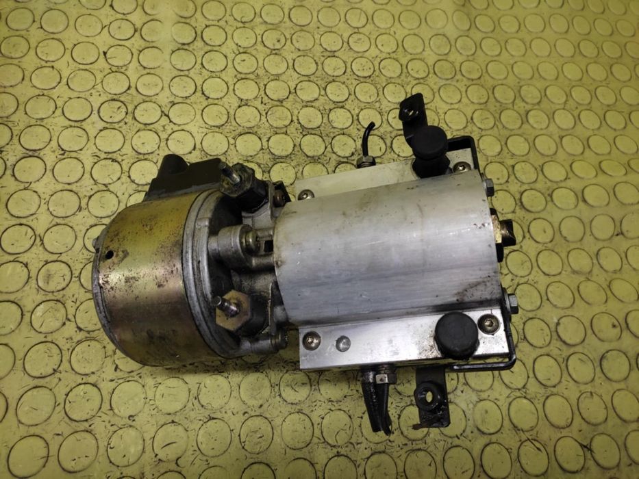 citroen c5 i 1.6 hdi pompa zawieszenia 963671388000