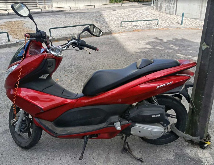 Honda PCX 125 em bom estado