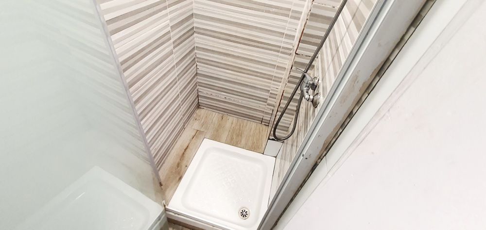 Quarto c/duche Metro Reboleira