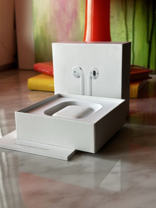 Apple AirPods 1-го покоління (AirPods Gen 1) з зарядним кейсом