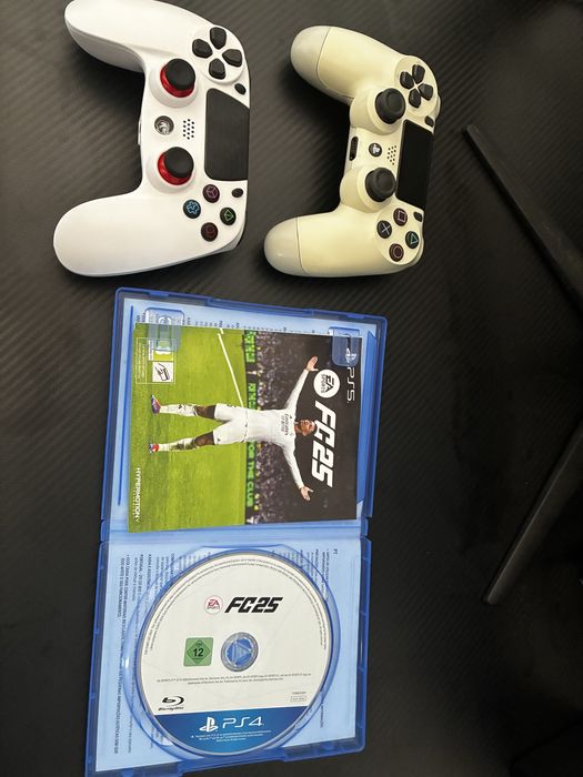 PS4 Slim 1Tb + 2 comandos + FC 25