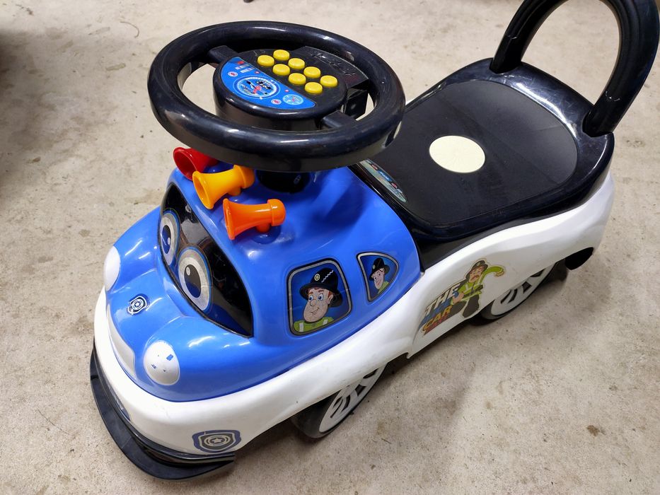 Jeździk samochodzik pchacz policja