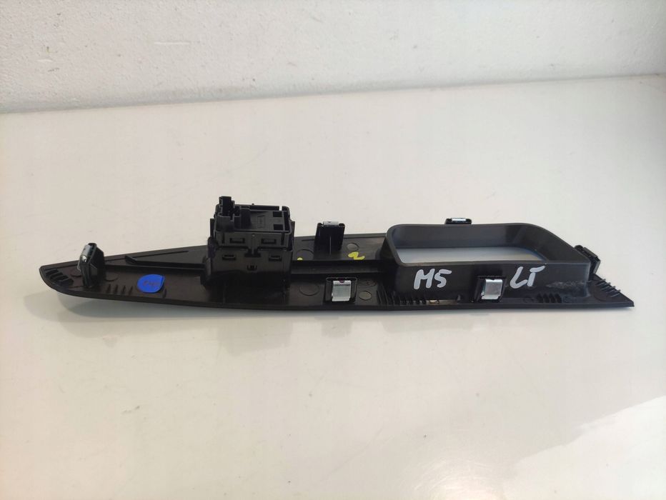 ford mondeo mk v panel szyby lewy tył ds7314a568b