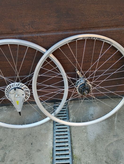 Sprzedam komplet kół 28 Nexus 7