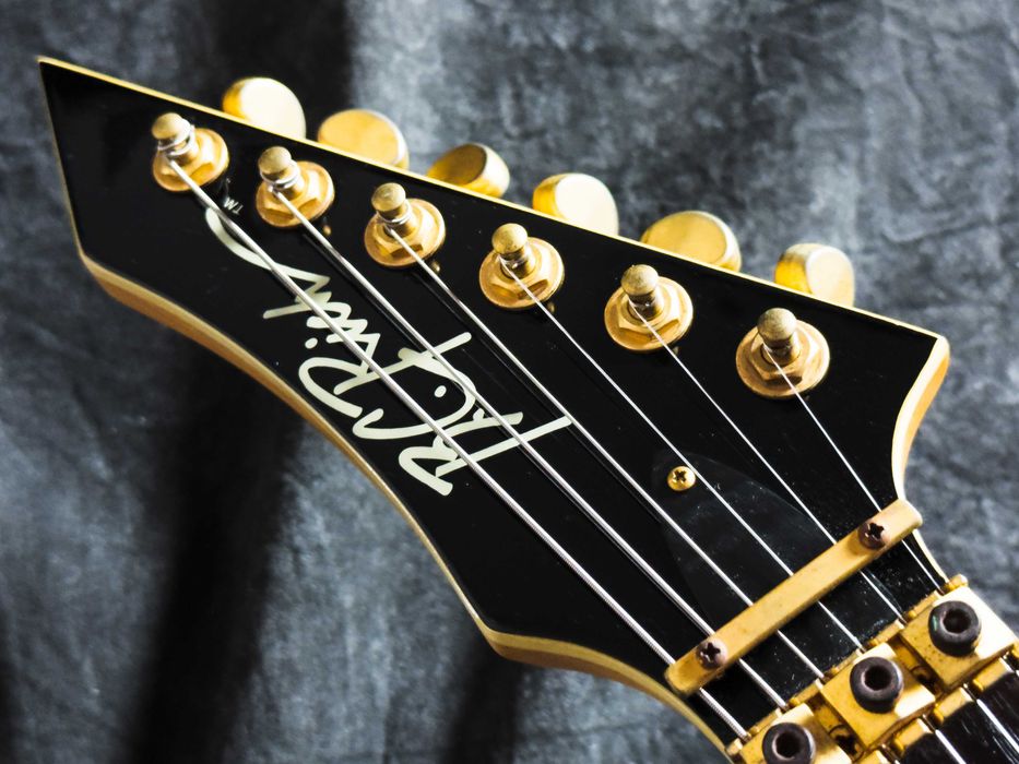 B.C. Rich Warlock-920JE See Through Red Burst