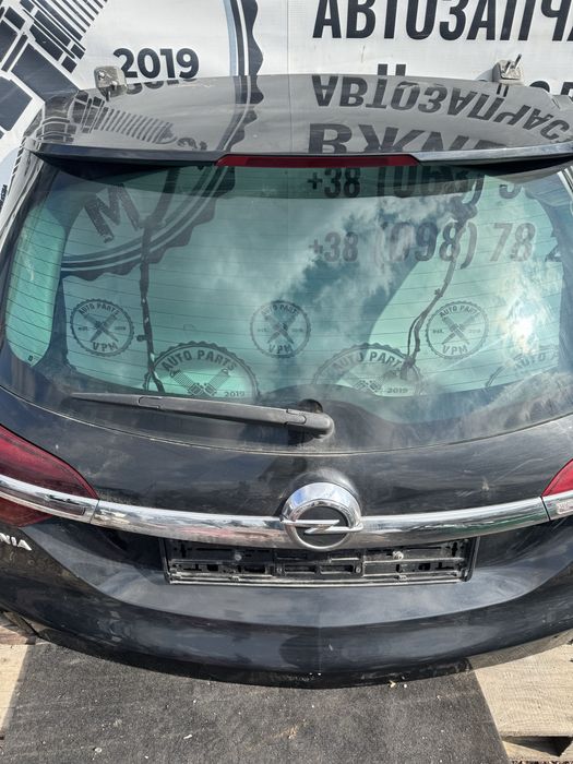 Кришка багажника, ляда, кляпа Opel Insignia універсал 2013-2017