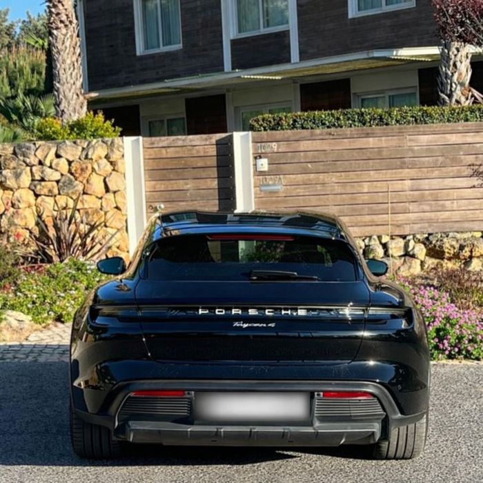 Porsche Taycan Cross Turismo