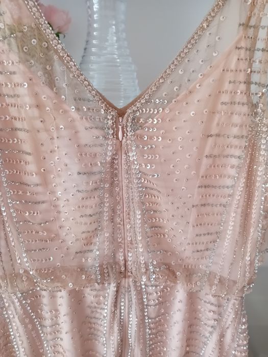 Sukienka damska zdobiona piękna 42