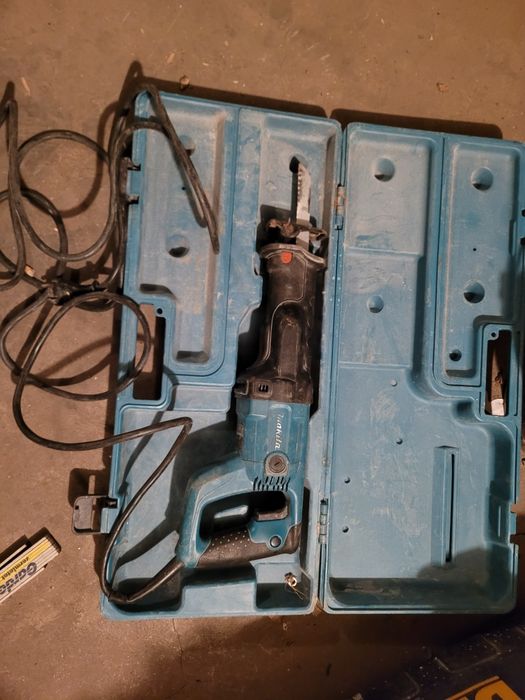 Piła szablasta makita jr3050t