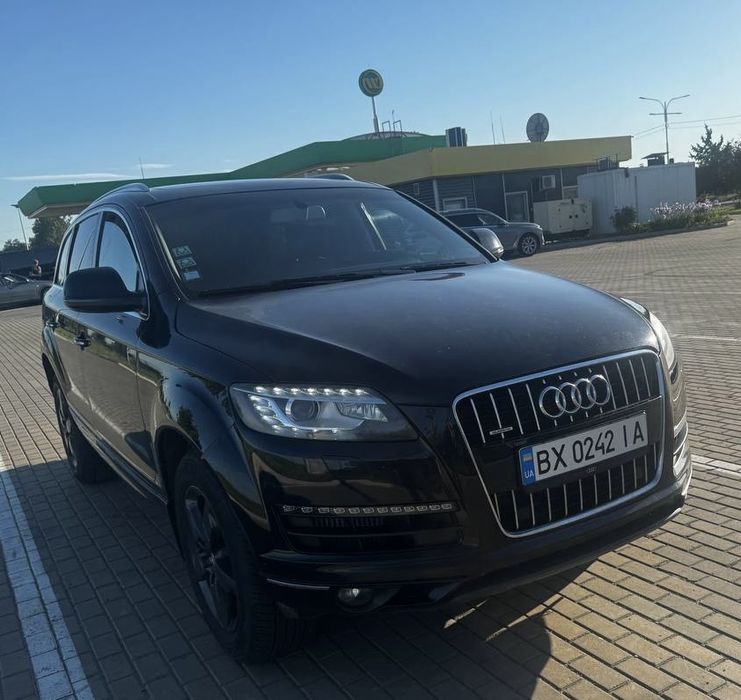 Audi q7 2012 g.