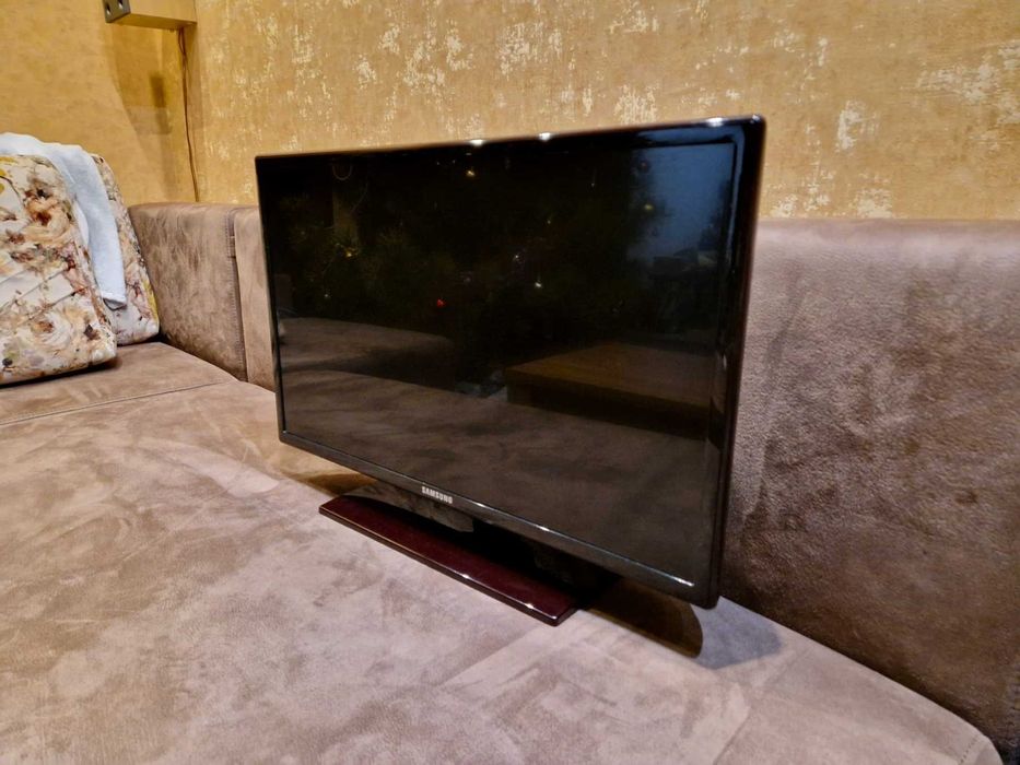 Телевизор Samsung UE26EH4030 диагональ в дюймах: 26" (66 см)