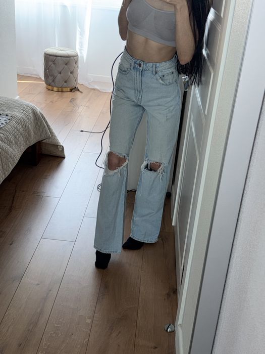 Джинси жіночі рвані на колінах