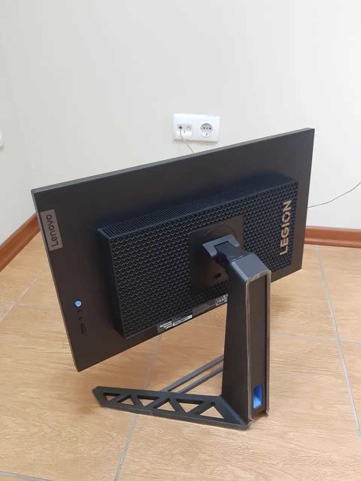 Monitor Legion y27-30q 180Hz 2560x1440 0.5 response time