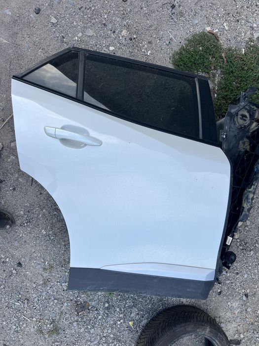 Дверка задня права peugeot e2008