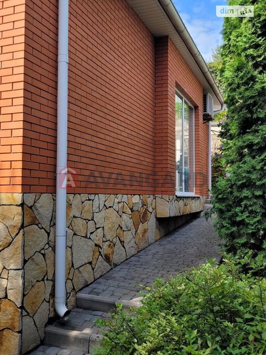 Продаж будинку в самому центрі міста.