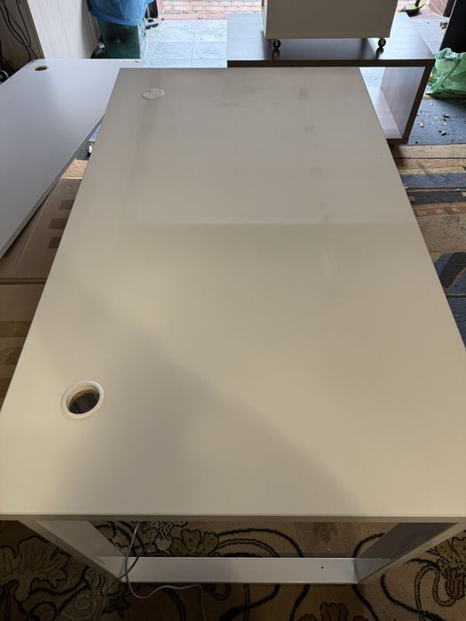 Biurko białe nogi metalowe 140x 80 używane