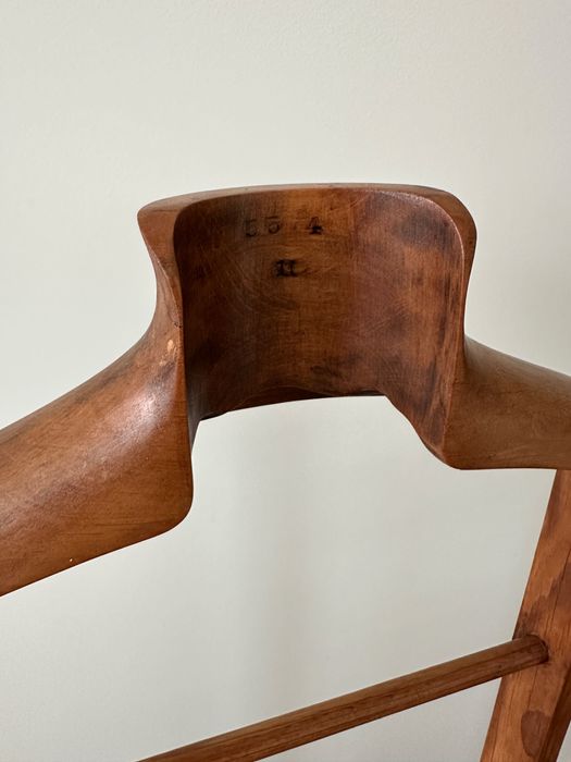 Criado Mudo/Cabide Alto Vintage restaurado