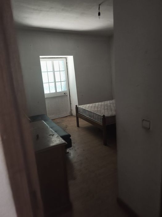 Casa em PEDRA,  habitável, a 3h da cidade Do Fundão