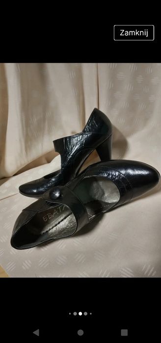 Eleganckie stylowe lakierowane półbuty na obcasie.