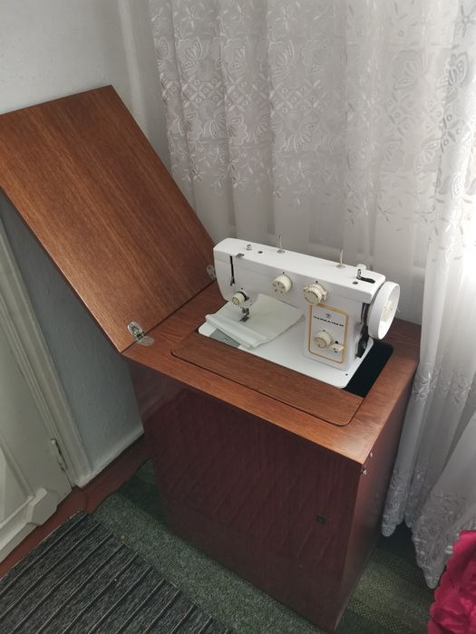 Продам швейну машинку чайка 142 м