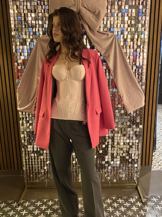 Корсет рожевого кольору