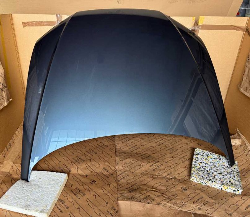 Audi A8 D5 4N Капот