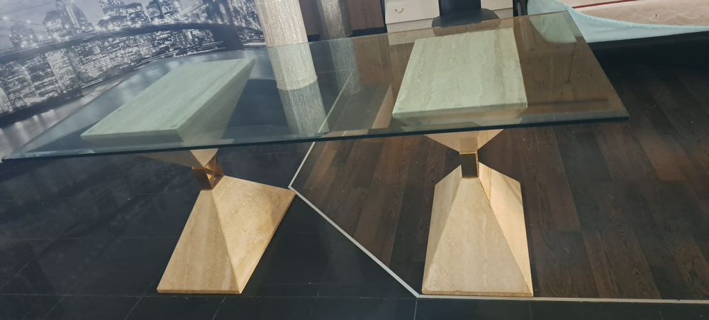 Mesa com tampo de vidro
