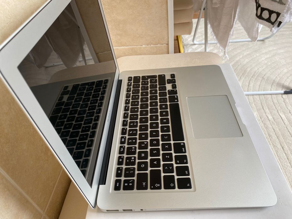MacBook Air 2017492224842250342403