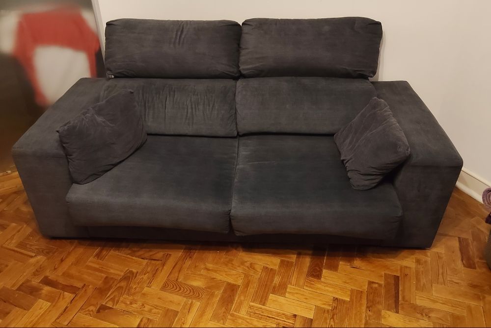 Vendo sofá com 3 anos mas em bom estado