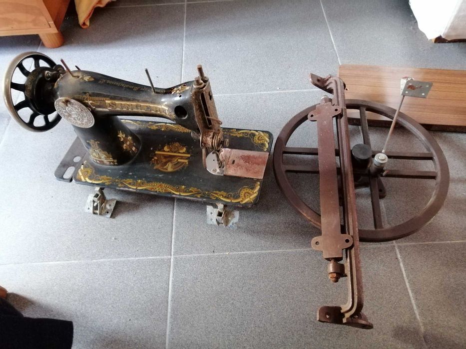 Máquina de costura Singer antiga