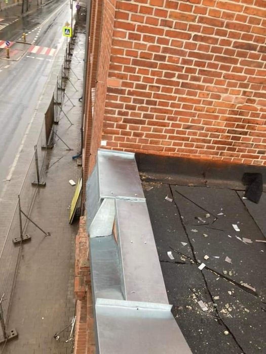 Hydroizolacja papą termozgrzewalną płaskie dachy tarasy garaże balkony