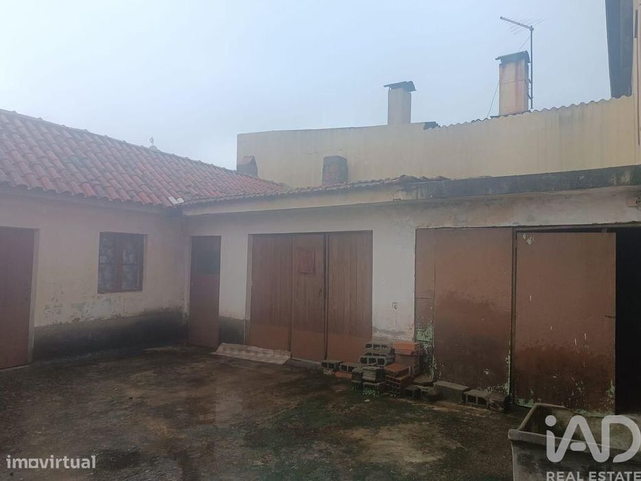 Casa / Villa T4 em Mogadouro, Valverde, Vale de Porco e Vilar de Rei d