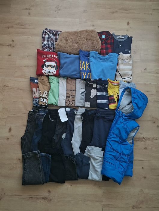 Zestaw paka ubran 122 128 spodnie koszule bluzki bluzy kamizelka