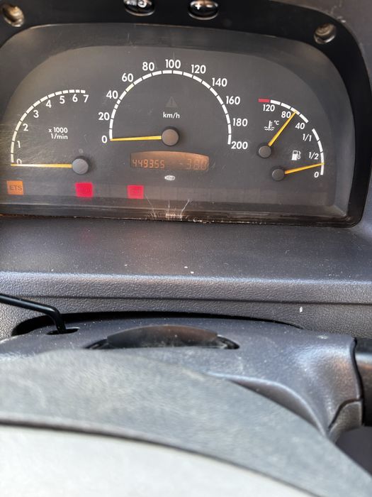 Mersedes vito 2.2d  2000р