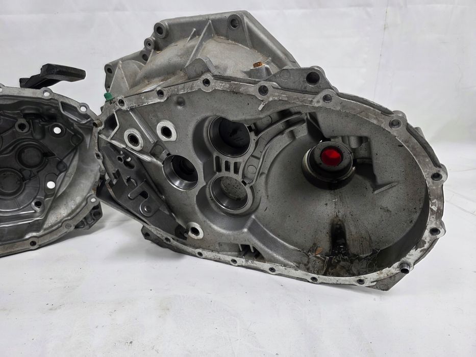 renault master travic vivaro obudowa skrzyni biegów.g9ux83 820045