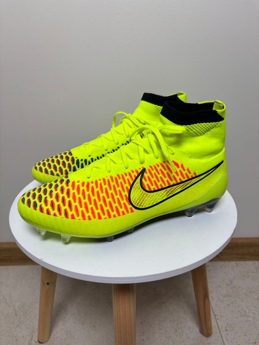 Nowe korki Nike Magista rozmiar 44