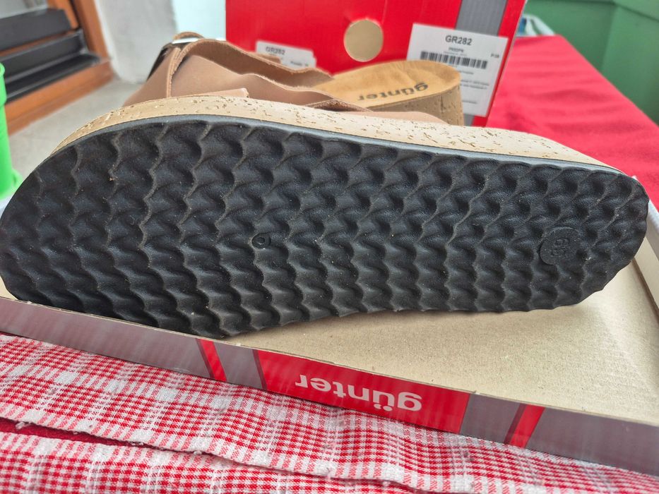 Шльопанці нові 39р.