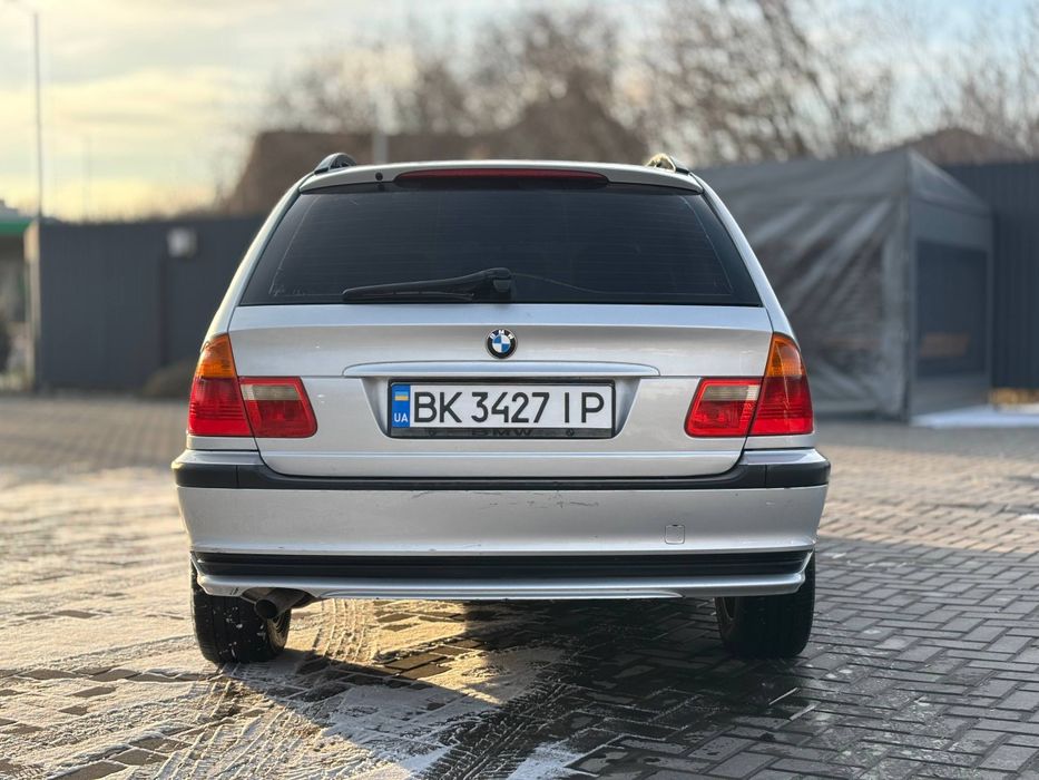 БМВ 318і універсал