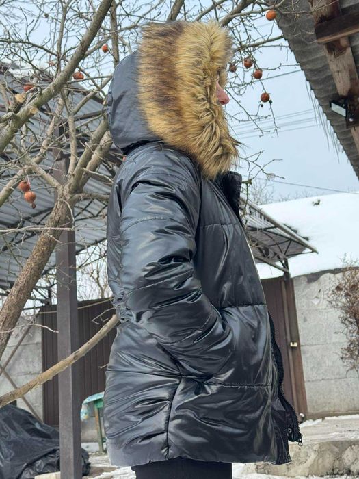 Зимова куртка з капюшоном