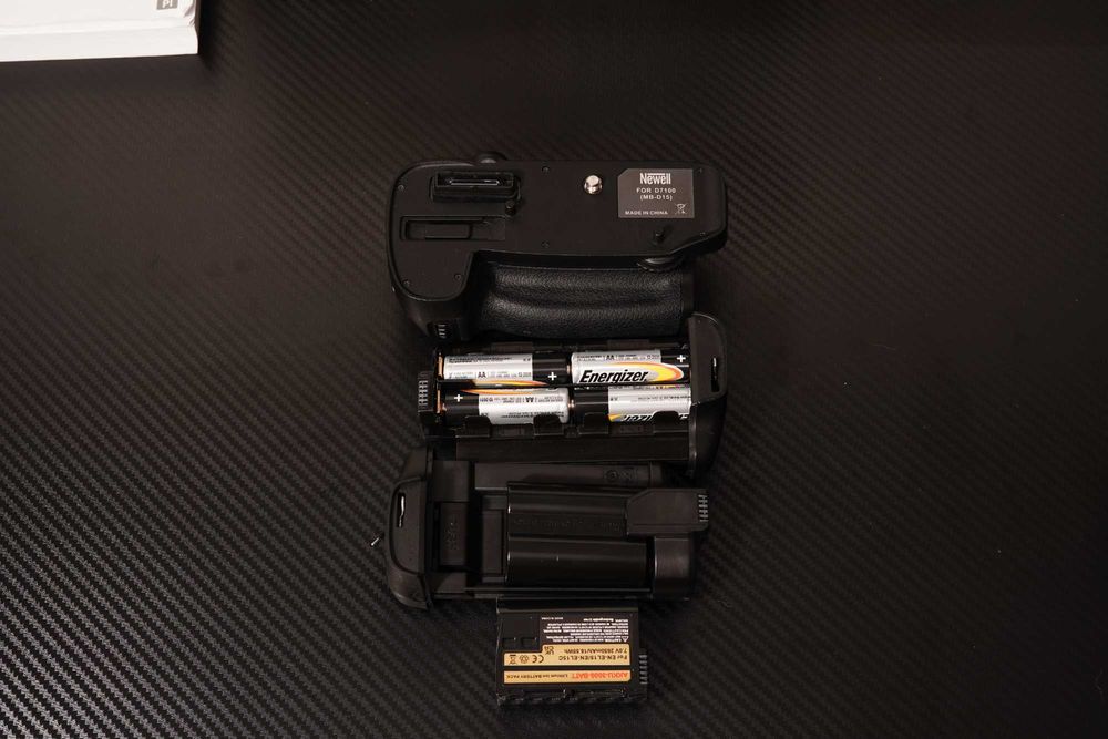 Nikon D7100 z gripem Newell stan idealny, przebieg: 79 tysięcy