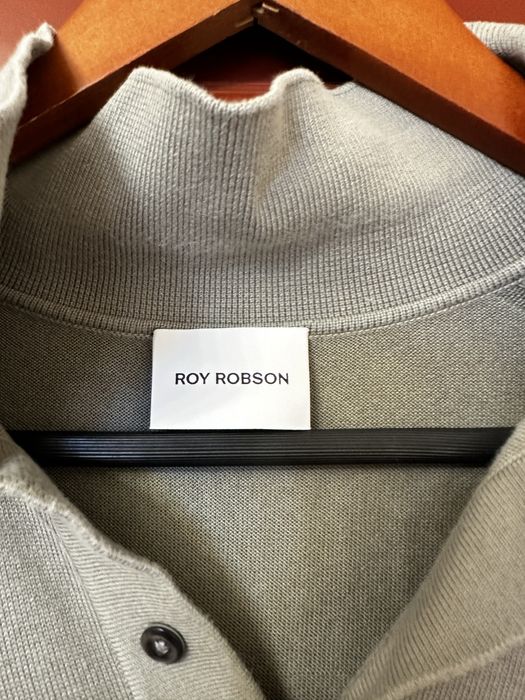 Продаю мужское Футболка ROY ROBSON
